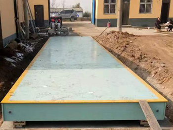 安陽縣裕豐預(yù)制品構(gòu)件150噸地磅