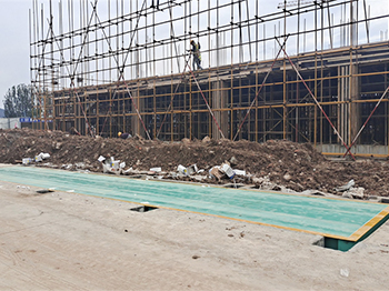 陜西澤豐建工:南陽淅川師范項(xiàng)目100噸地磅